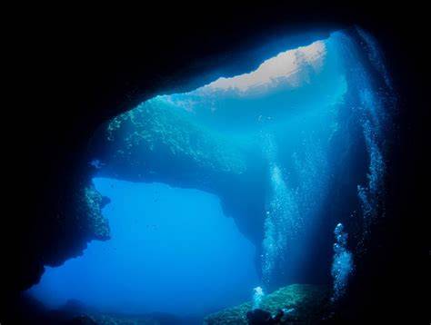 The Blue Hole (Geological Formation)